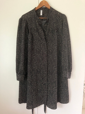 MNG mekko kokoa XL uudenveroinen