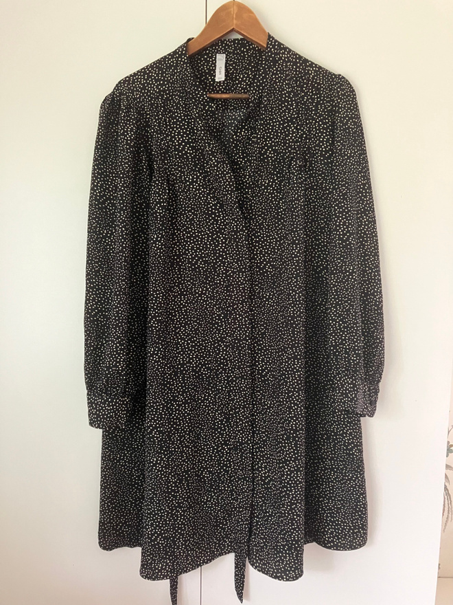MNG mekko kokoa XL uudenveroinen