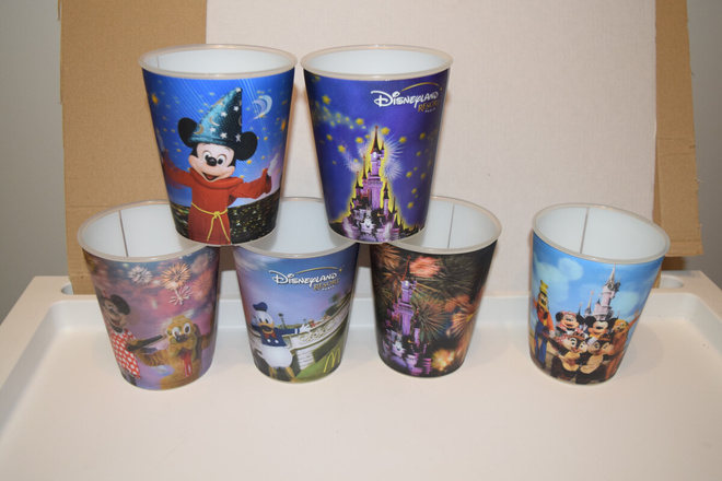 mcdonalds happy meal hologrammi mukeja 6kpl  Disneyland