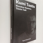 Tomi Kosonen : Kumi Tootio : Kiusatun Kaamos, Tiimin Tuki - pikkukuva 1