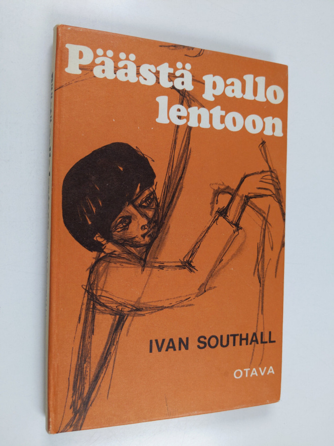 Ivan Southall : Päästä pallo lentoon