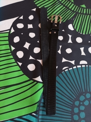 Musta suomalainen nahkainen vyö 65cm - uudenveroinen!