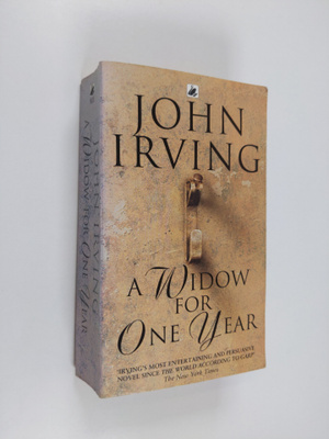 John Irving : Widow for one year