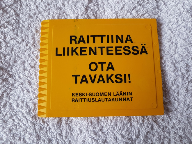 Raittiina liikenteessä jääraappa