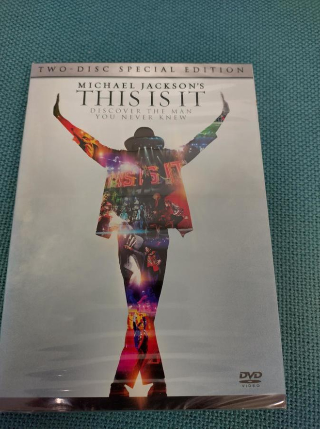 MICHAEL JACKSON´S - THIS IS IT (UUSI)***