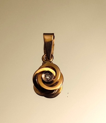 Pieni kiviriipus 14K kultaa