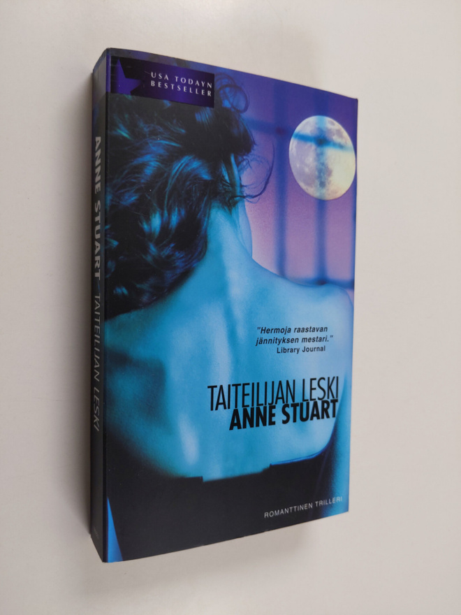Anne Stuart : Taiteilijan leski : romanttinen trilleri