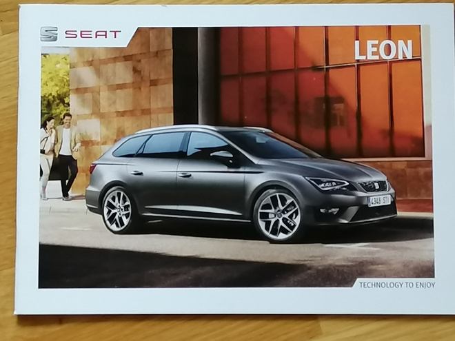 2015 SEAT Leon esite - KUIN UUSI - suom - 40 sivua