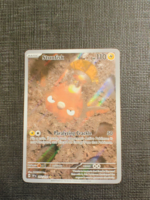 Stunfisk 202/191 Surging Sparks Illustration Rare