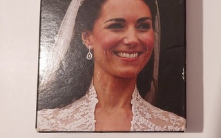 MATKAMUISTO PELIKORTIT ROYAL BRIDES
