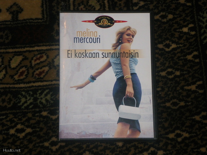 Ei koskaan sunnuntaisin DVD