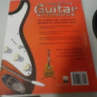 DEFINITIVE GUITAR HANDBOOK KITARAKIRJA - pikkukuva 2