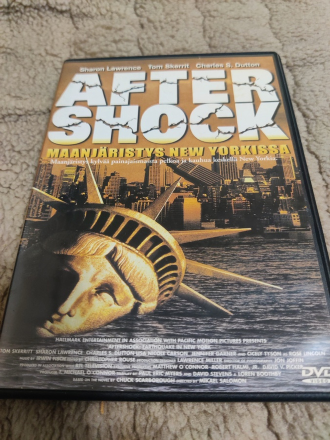 After Shock - Maanjäristys New Yorkissa (Sharon Lawrence)