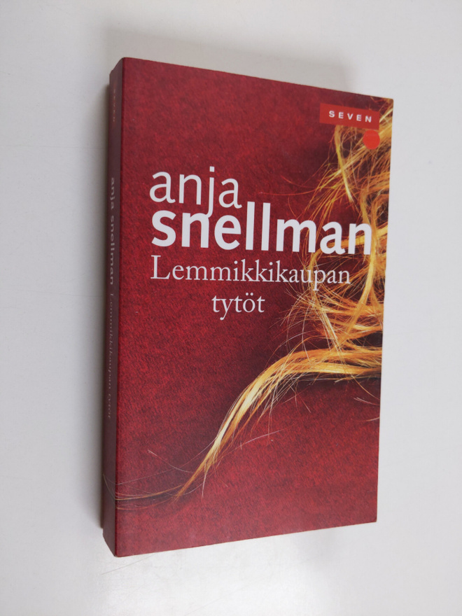 Anja Snellman : Lemmikkikaupan tytöt
