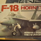F-18 Hornet kirja - pikkukuva 1