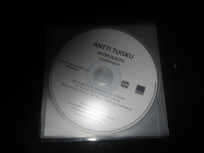 Antti Tuisku Hyökyaalto cds