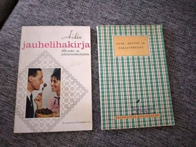2 vanhaa keittokirjaa