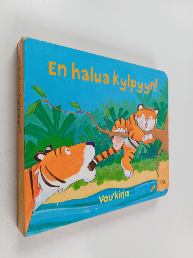 Julie Sykes : En halua kylpyyn!