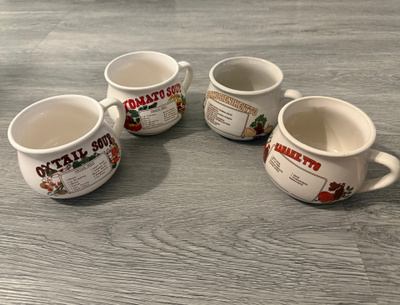 Neljä vintage keittokuppia