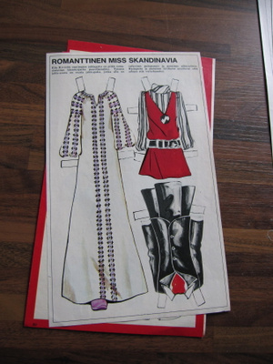 APU PAPERINUKKESIVU ROMANTTINEN MISS SKANDINAVIA 1971