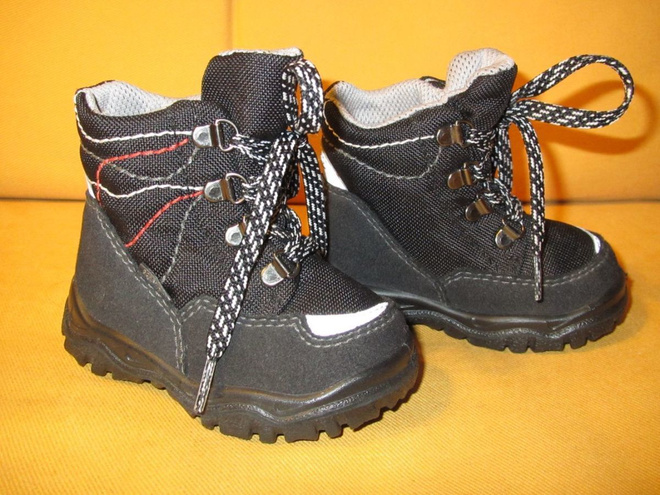 S U P E R F I T GORE-TEX talvikengät, koko 19, mustat