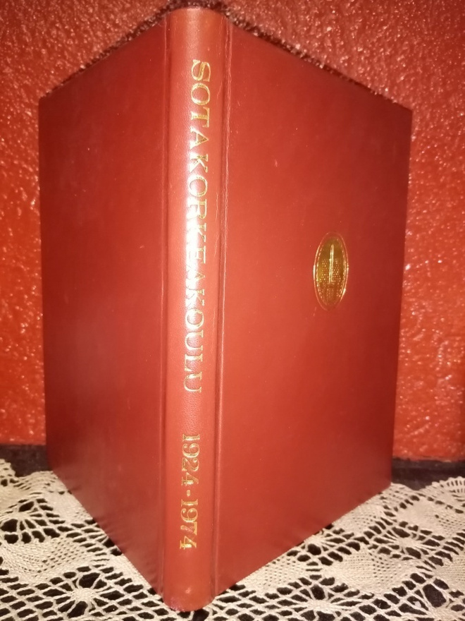 Seppälä :  Sotakorkeakoulu 1924-1974 ( SIS POSTIKULU)