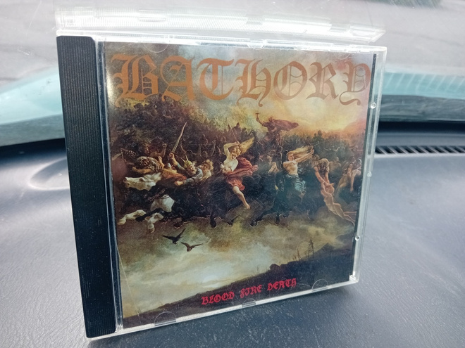 CD Bathory : Blood fire death  ( SIS POSTIKULU  )