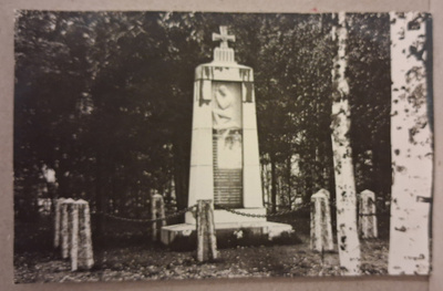 Kivijärvi: 1928 Sankaripatsas *** (611)