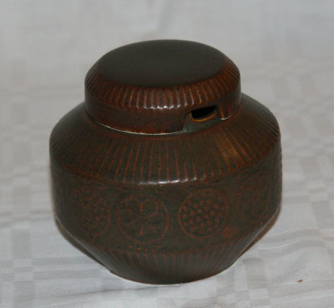 Arabia Bonbonnier hillopurkki