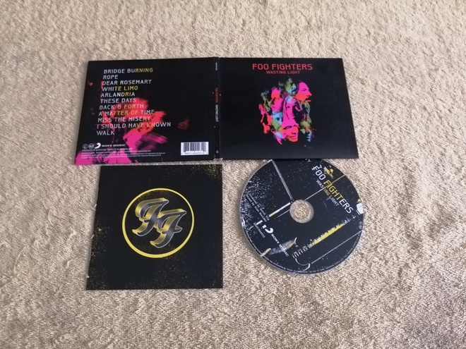 FOO FIGHTERS - Wasting Light Digipack-CD