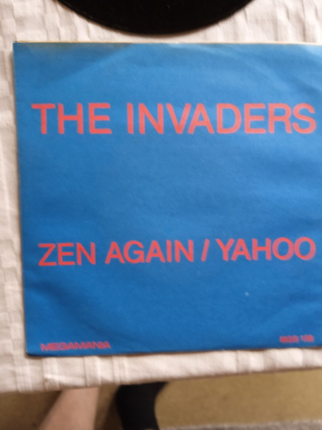 KUVAPUSSI SINGLE: THE INVADERS