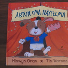 Hiawyn Oram: Artun oma näytelmä - pikkukuva 1