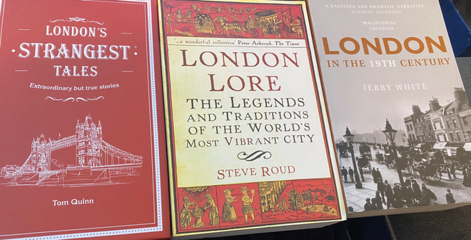 Lontoo London - kolme kirjaa, three books