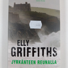 Elly Griffiths : Jyrkänteen reunalla - pikkukuva 1