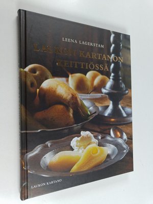Leena Lagerstam : Laukon kartanon keittiössä (signeerattu)