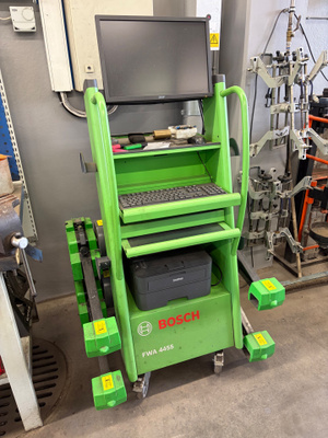 Bosch FWA4455 nelipyöräsuuntauslaitteet