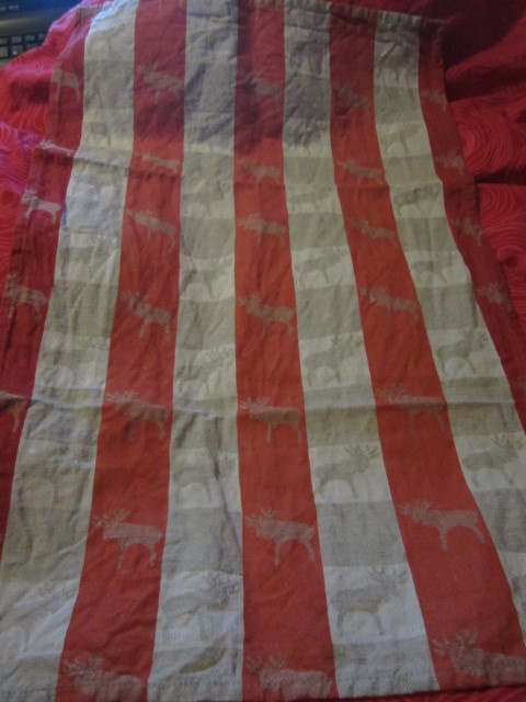 Pyyhe / Pellavapyyhe 44 x 70 cm punainen Hirvi