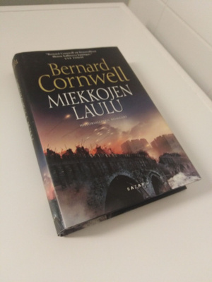 Bernard Cornwell: Miekkojen laulu