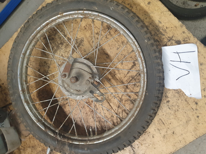 vanha mopo rengas 16 teräs  helkama tai muu ?
