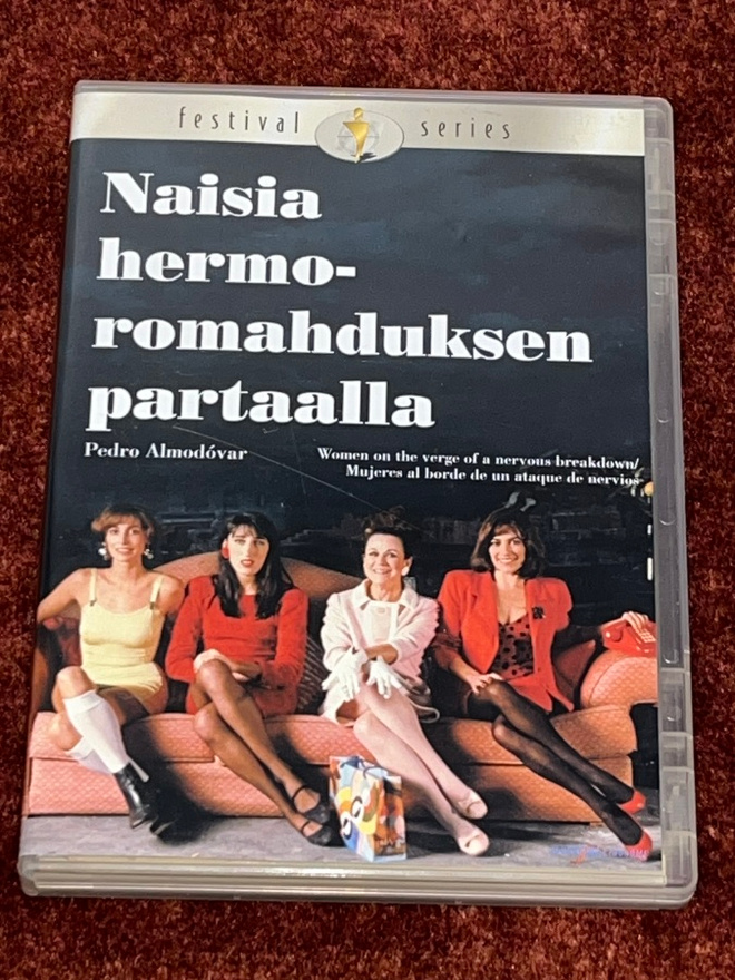 NAISIA HERMOROMAHDUKSEN PARTAALLA - DVD - Almodovar