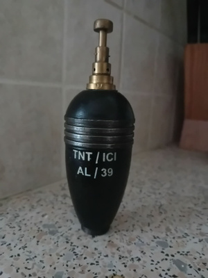 Käsikranaatti m 32 , tyhjä , pisara