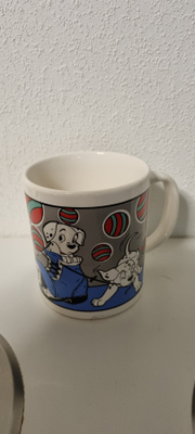 Disney 101 dalmatialaista -aiheinen keräilykuppi.