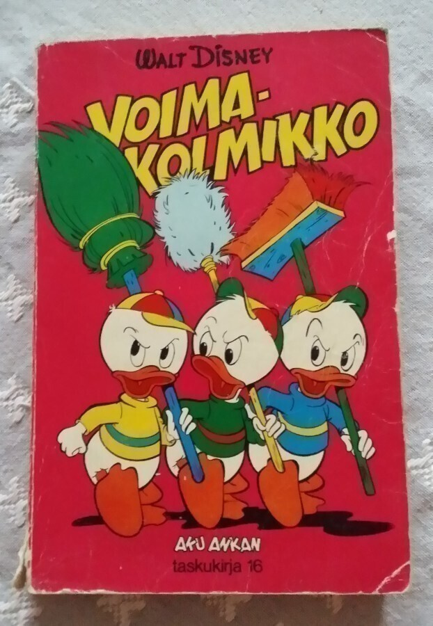 Aku Ankan taskukirja 16 Voimakolmikko 1.p.