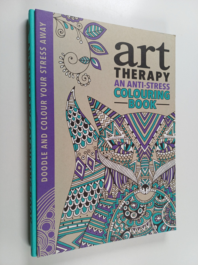Hannah Davies ym. : The Art Therapy Colouring Book
