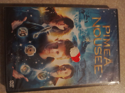 Pimeä nousee dvd