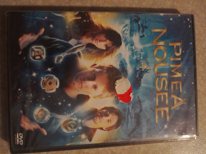 Pimeä nousee dvd