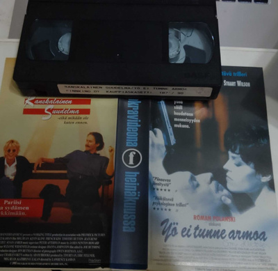 Yö ei tunne armoa/Ranskalainen suudelma vhs