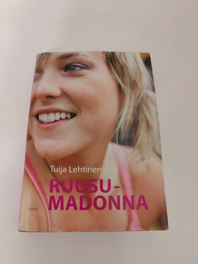 Tuija Lehtinen; Ruusumadonna
