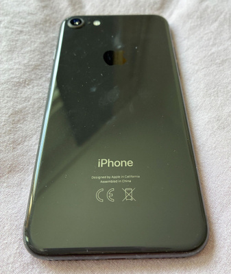 iPhone 8 64GB Space Gray / 100% akku