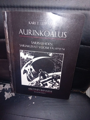 Kari T. Leppänen : Aurinkoalus ( SIGNED  / NUMEROITU ) SIS P